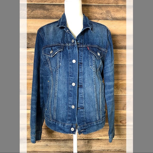 Levi’s vintage styled denim trucker jacket